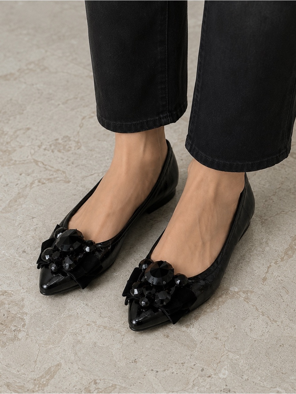 Elegant Ballerina Flat Black Pointed Toe Bow Rhinestones Brazil Size 7.5 B